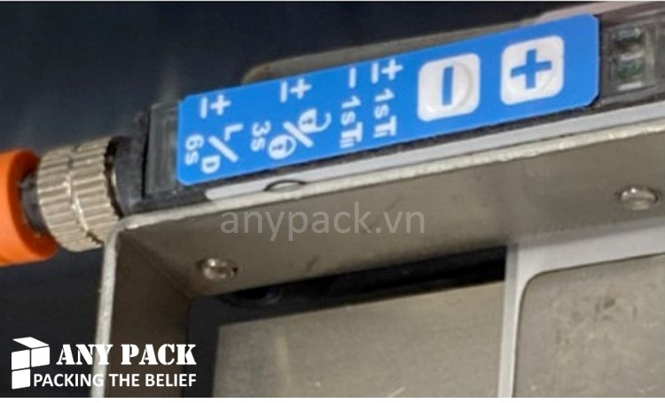 May dong goi tui niem phong gia re AZ80A Anypack