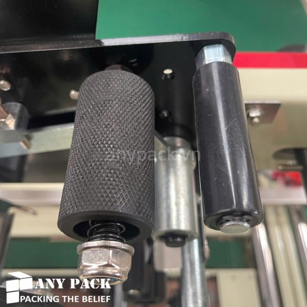 Con lan nham may dan thung carton Con lan nham may dan thung carton